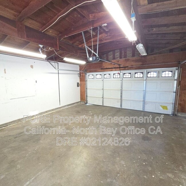 Building Photo - 1520 Joan Dr