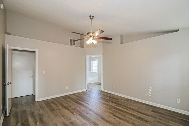 Building Photo - 1394 Luther Way