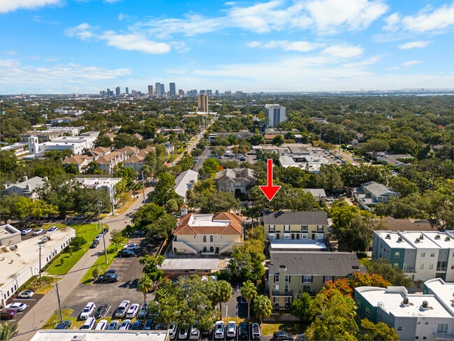 Building Photo - 607 S Glen Ave