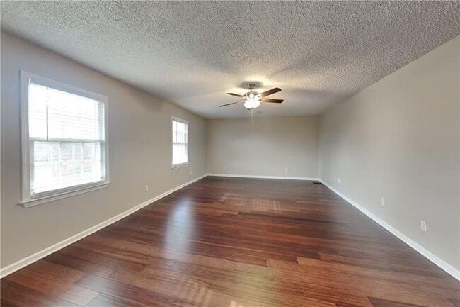 Building Photo - 629 Driftwood Dr