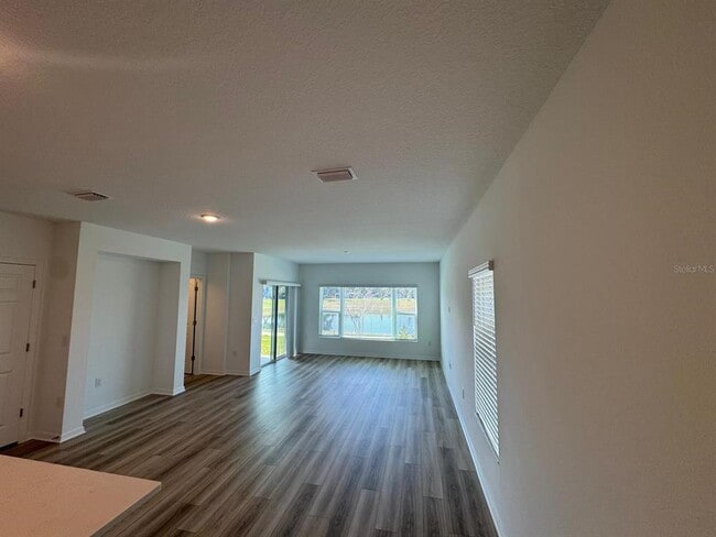 Building Photo - 362 Thompson Vlg Ave