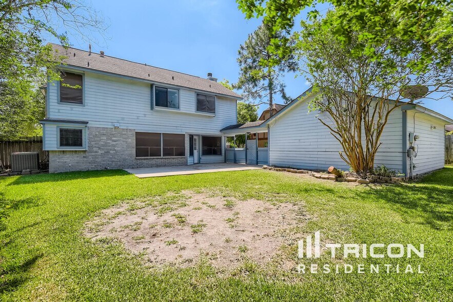 Building Photo - 2118 Waterfall Dr