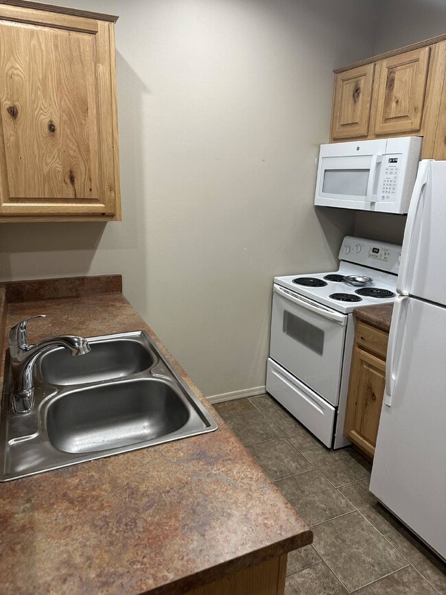 Building Photo - 2365 Quarter Horse Trl