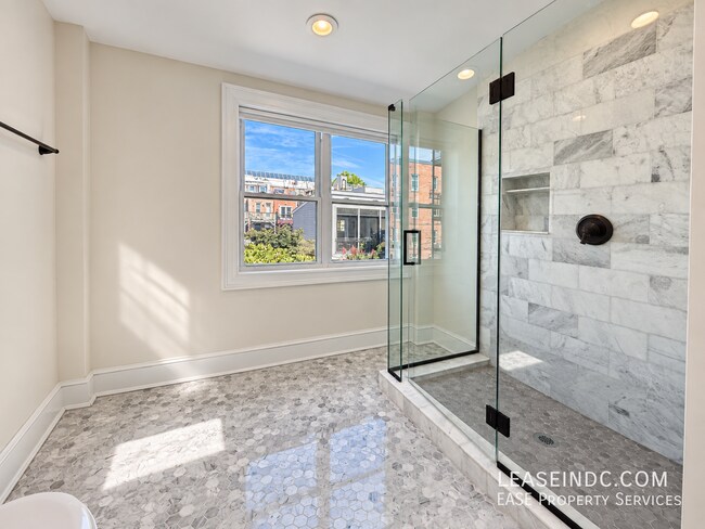 Building Photo - 1211 Park Rd NW