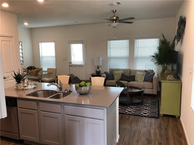 Building Photo - 171 Andross Ln