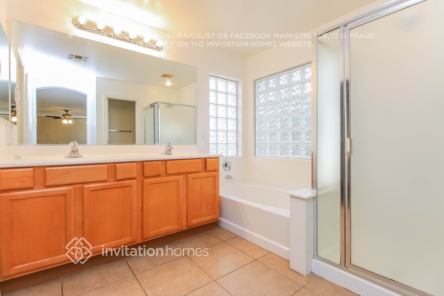 Building Photo - 7035 S San Jacinto Ct