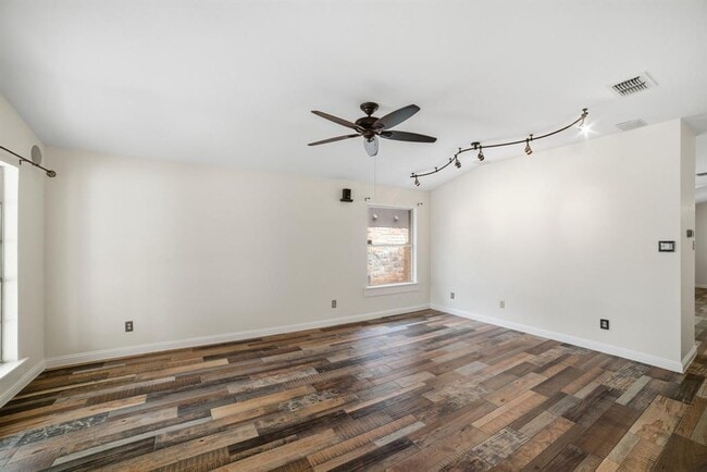 Building Photo - 700 Horizon Trail