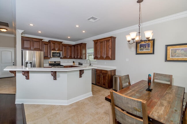 Building Photo - 405 Claystone Rd