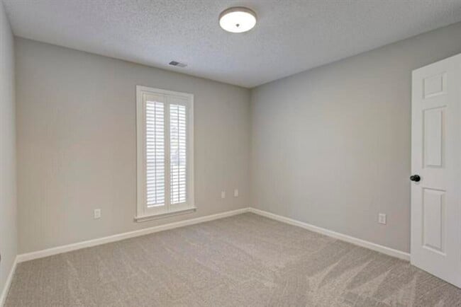 Building Photo - 6479 Stone Lake Dr