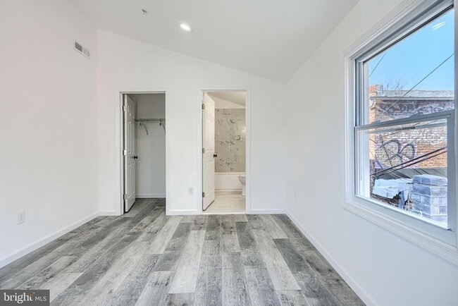 Building Photo - 7 S Carrollton Ave