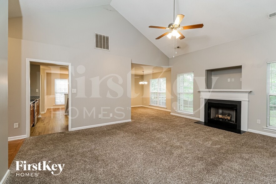 Building Photo - 3235 Leicester Dr
