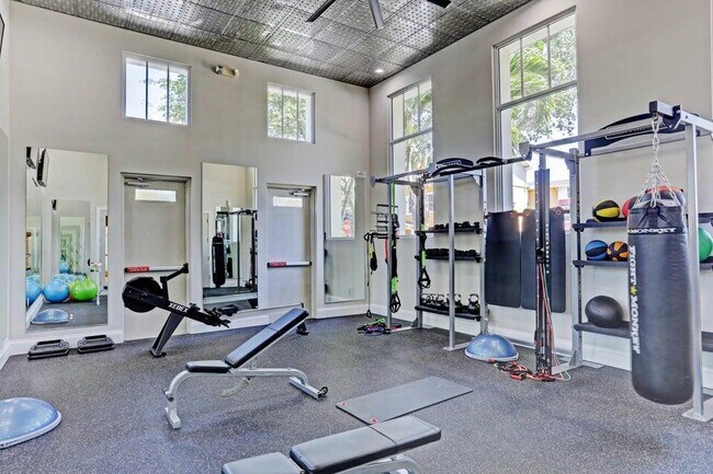 Building Photo - 477 Pacific Grove Dr