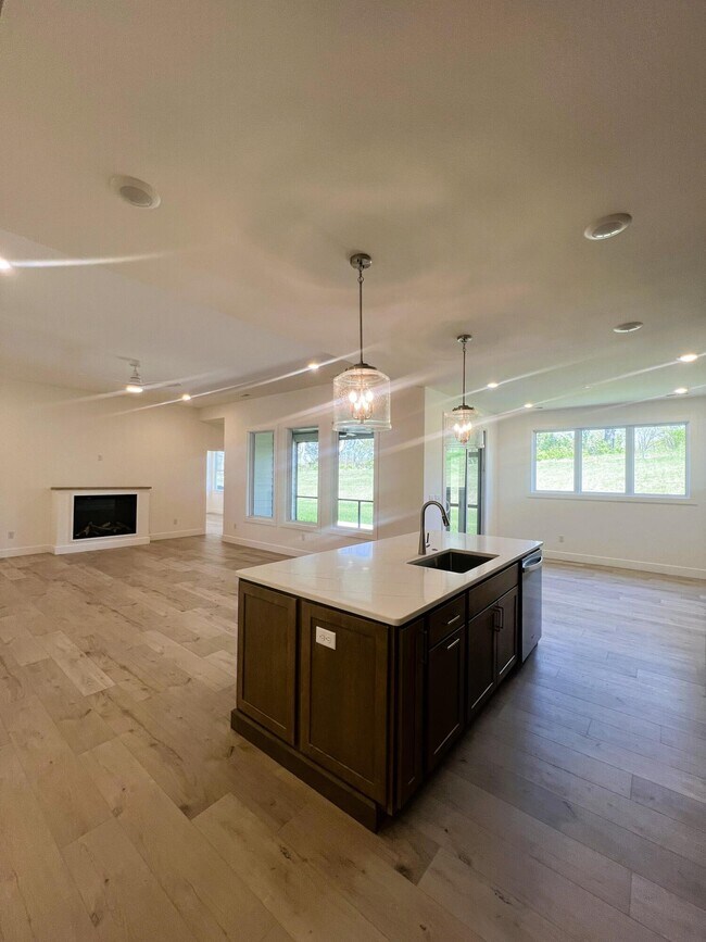 Building Photo - 808 Napa Dr