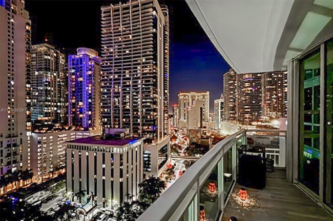 Building Photo - 951 Brickell Ave