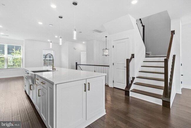 Building Photo - 44646 Provincetown Dr