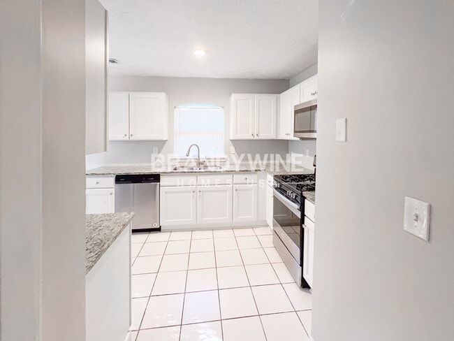 Building Photo - 4400 Westchester Ct