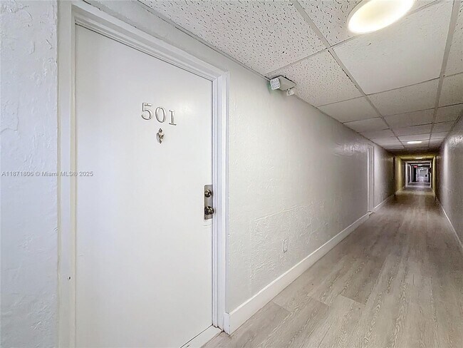 Building Photo - 17560 Atlantic Blvd