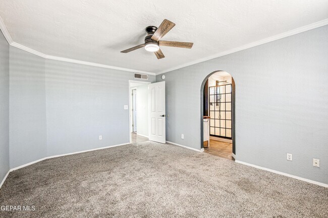 Building Photo - 6821 Pearl Ridge Dr
