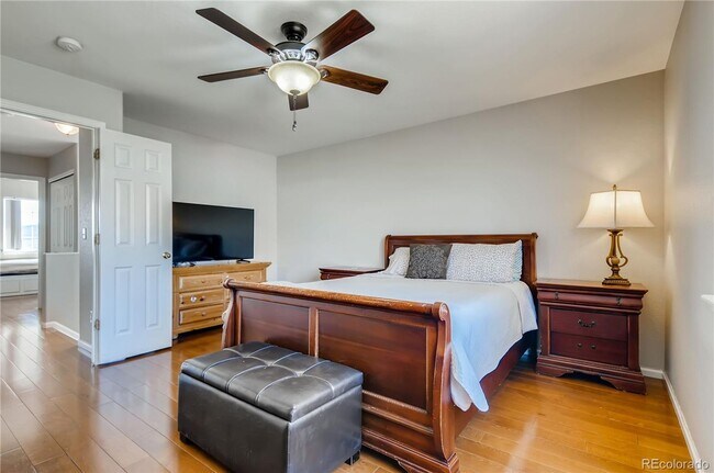 Building Photo - Beautiful 4 bedroom 3.5 bathroom single fa...