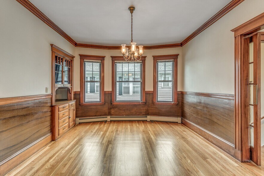 Building Photo - 375 Mount Auburn St