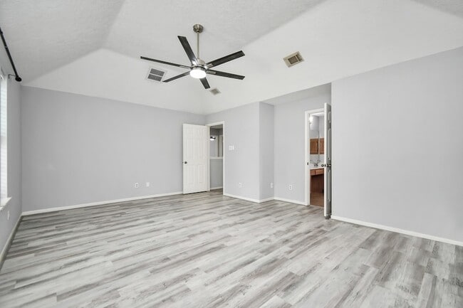 Building Photo - 2707 Blue Mist Dr