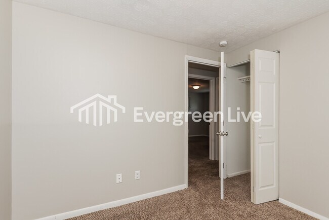 Building Photo - 5013 Tewksebury Dr