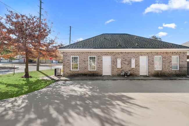 Building Photo - 27 W Grady St