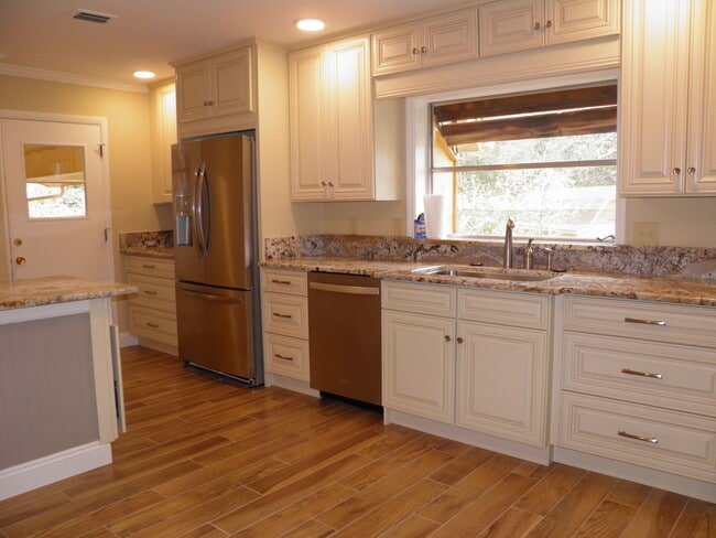 Building Photo - 632 Gap Creek Dr