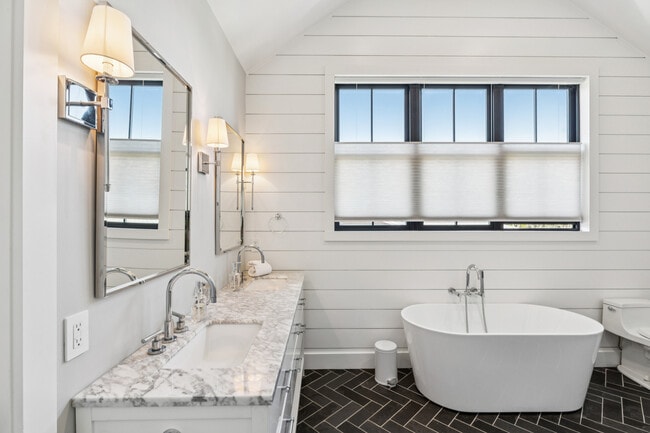 Building Photo - 1810 Quail Ct