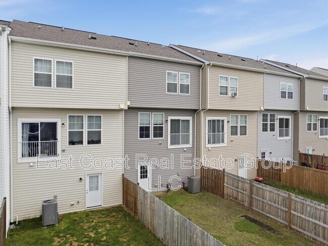 Building Photo - 22 Kirby Ct