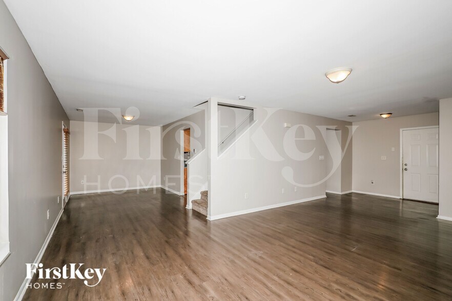 Building Photo - 10428 Hornton St