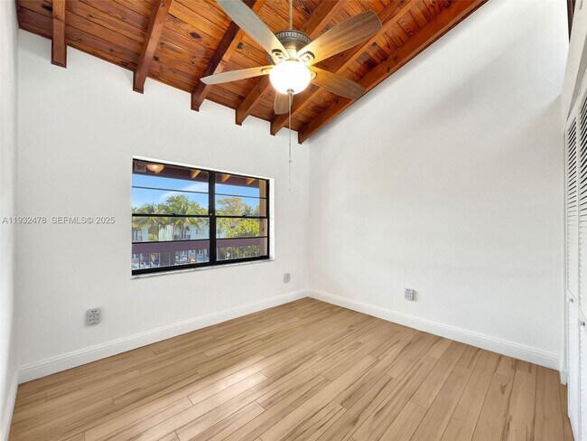 Building Photo - 5201 Orduna Dr