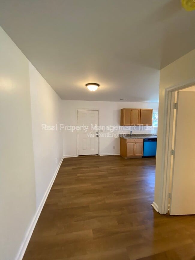 Building Photo - 726 19th St