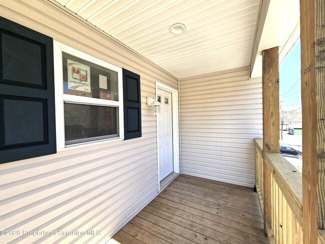 Building Photo - 609 E Gibson St