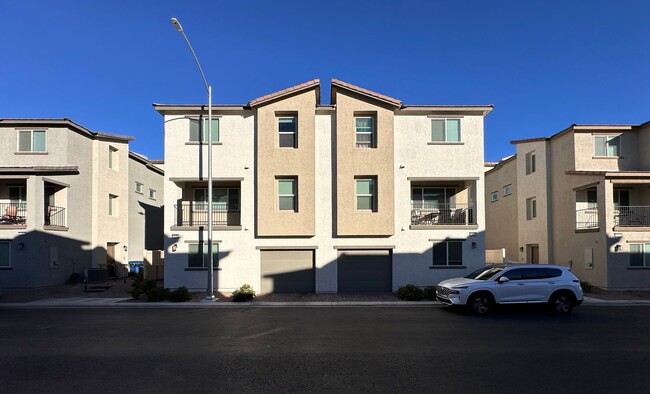 Primary Photo - CONTEMPORARY TOWNHOUSE WITH AMENITIES AND ...