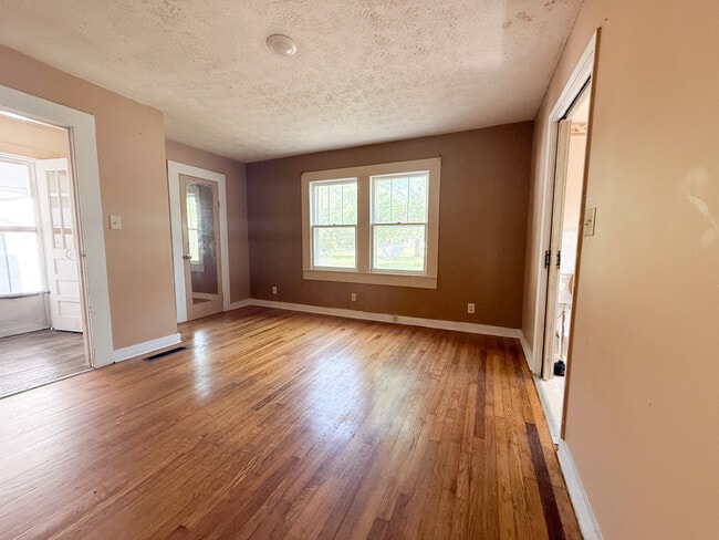 Building Photo - 168 Hebard St