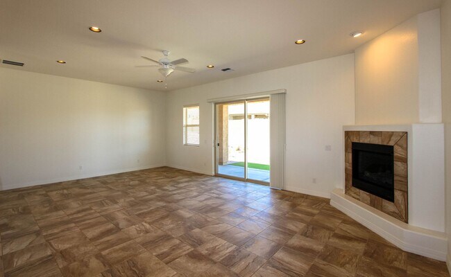 Building Photo - Granville Home with 3 Car Garage