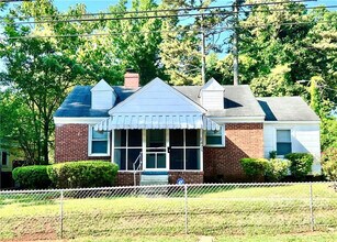 Building Photo - Room in Single Family Home on Remount Rd