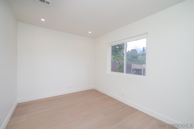 Building Photo - 12319 Hill Country Dr