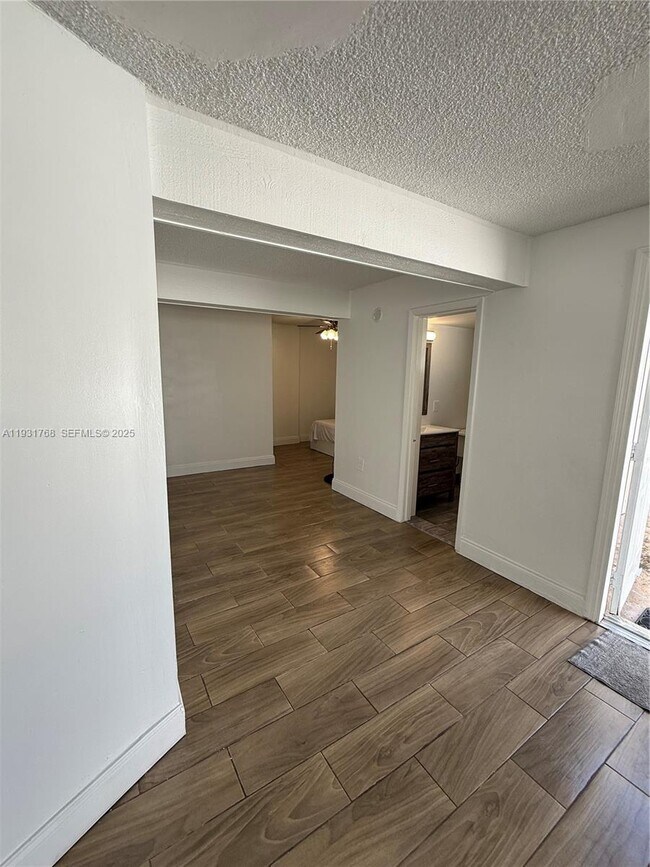 Building Photo - 2041 NW 35th St