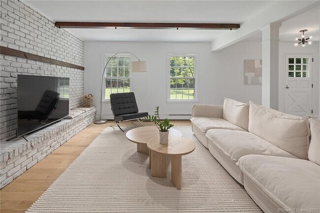 Building Photo - 33 Riverfield Dr