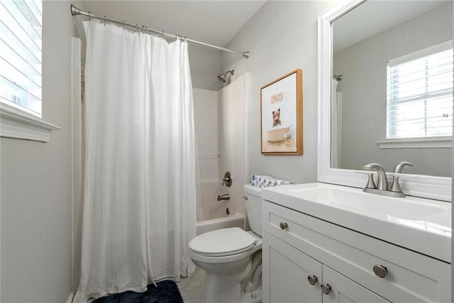 Building Photo - 226 Fox Creek Blvd