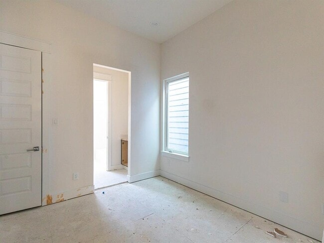 Building Photo - 2517 Hollister Rd