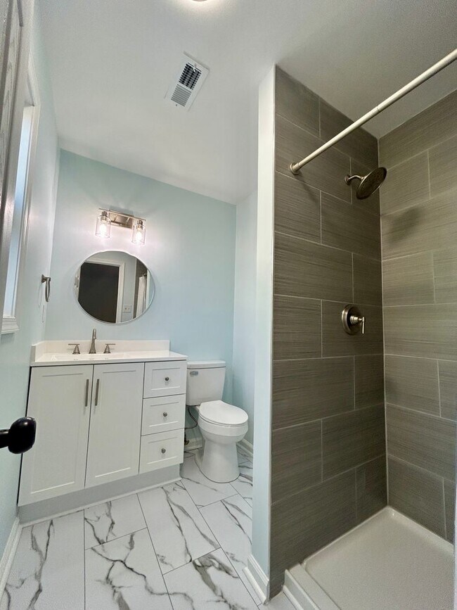 Building Photo - Fully Renovated One-Level Home in the heart of Chesterfield – New HVAC, Windows & Stunning Kitchen!