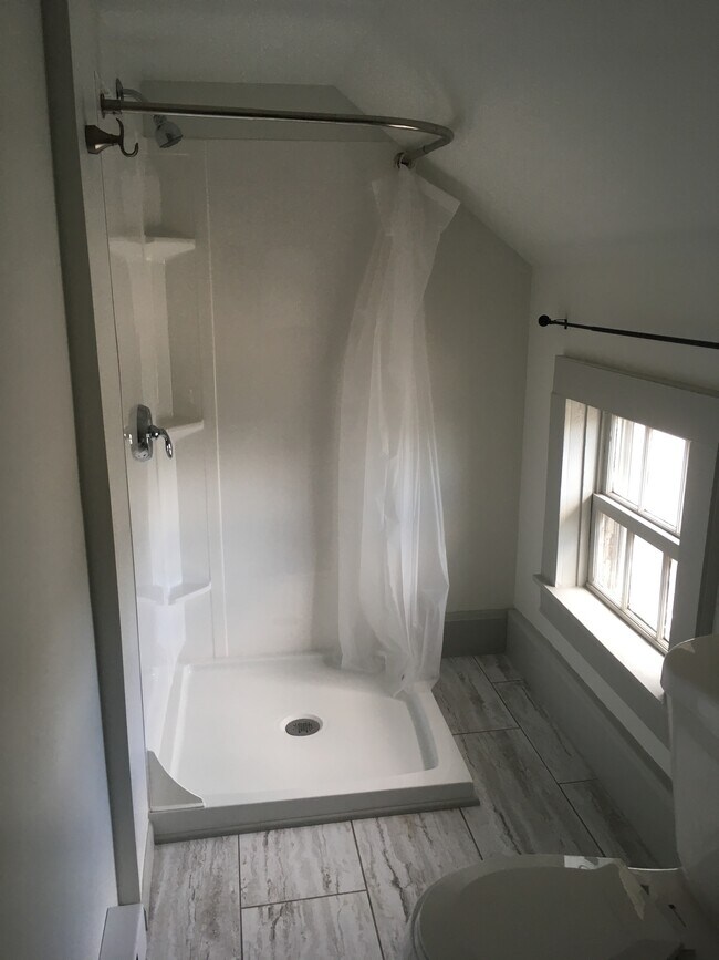 Bathroom shower - 805 Buffalo St