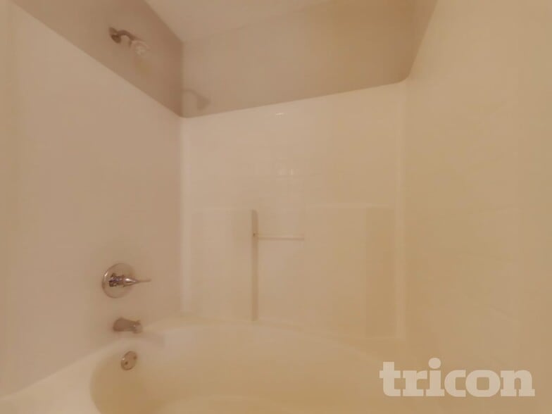 Building Photo - 6674 Largo Ln