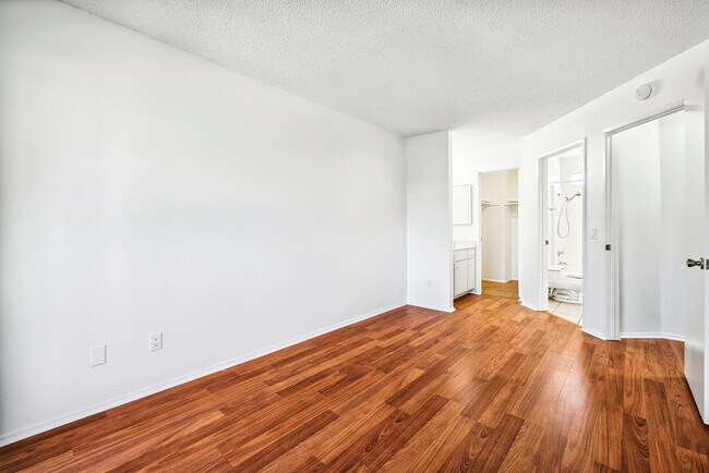 Building Photo - 34414 Laura Way