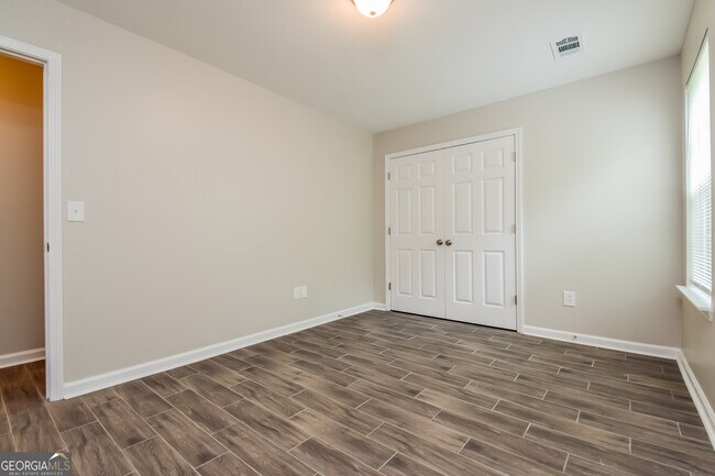 Building Photo - 708 Winesap Ct