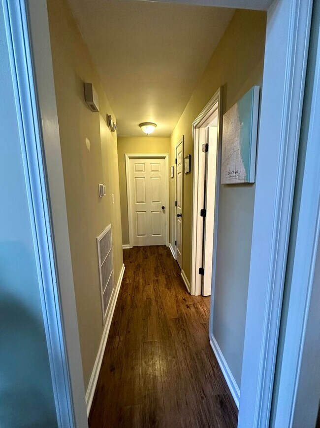 Building Photo - 1205 Woodbridge Dr