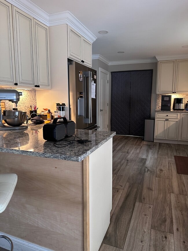 Building Photo - 107 Fairview Ave